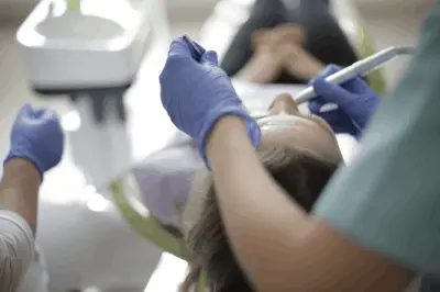Dra. Vivian Manfredi - Dvam Odontologia